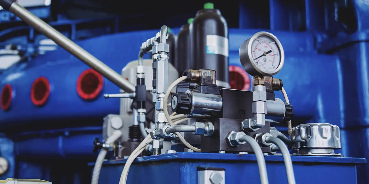 denatec-turbine-generators-hydroelectric-power-plant-interior